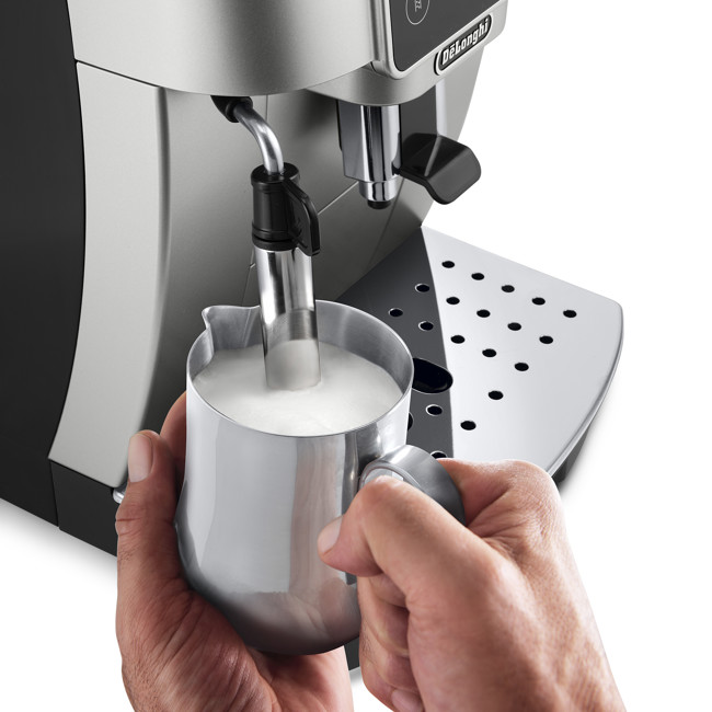 DELONGHI Rivelia Black FEB 4455.B garantie 5 ans + 4 Kg de café