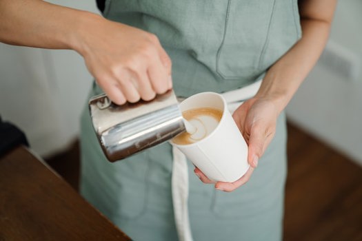 bonVIVO Pichet À Lait Inox Muvo Finition Cuivre, Pot Pour Mousse De Lait  330 ml, Pichet Inox De Barista Avec Échelle De Mesure Pratique, Pot À Lait