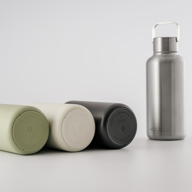 Quarto immagine del prodotto Bottiglia EQUA in acciaio inox Timeless dark - 1l by Equa Italia