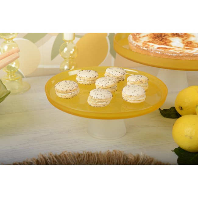 Zweiter Produktbild Gelbe Servierplatte mit weißem Sockel 21cm - Zitrone by Aulica